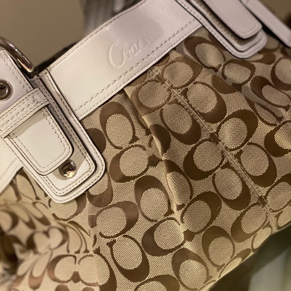 Coach - Picture 3 of 6